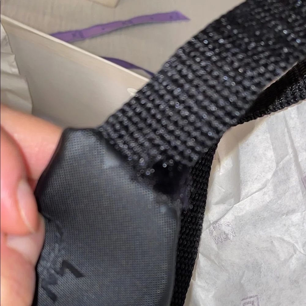 MCM Leather belt bag
black with box and ribbons - Picture 11 of 11